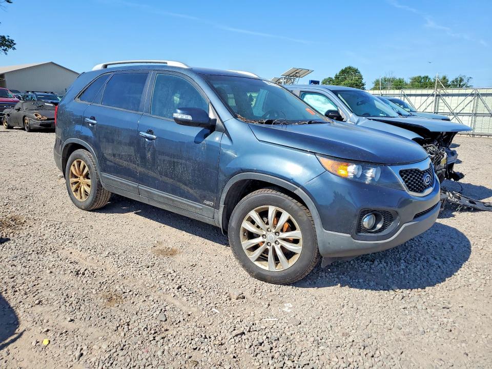 2011 Kia Sorento VIN 5XYKUDA27BG062805 COPART salvage auction — NORMAL WEAR, PA - CERT OF TITLE, sold $725 on 2026-07-27 (photo 4)