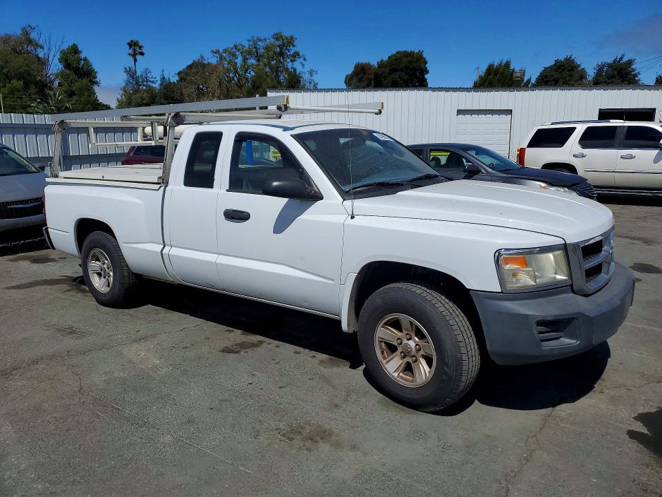 2008 Dodge Dakota VIN 1D3HE32N18S590358 COPART salvage auction — MINOR DENT/SCRATCHES, Ca - Dis/Dlr/Exp Only Clean Title, sold $850 on 2026-07-31 (photo 4)