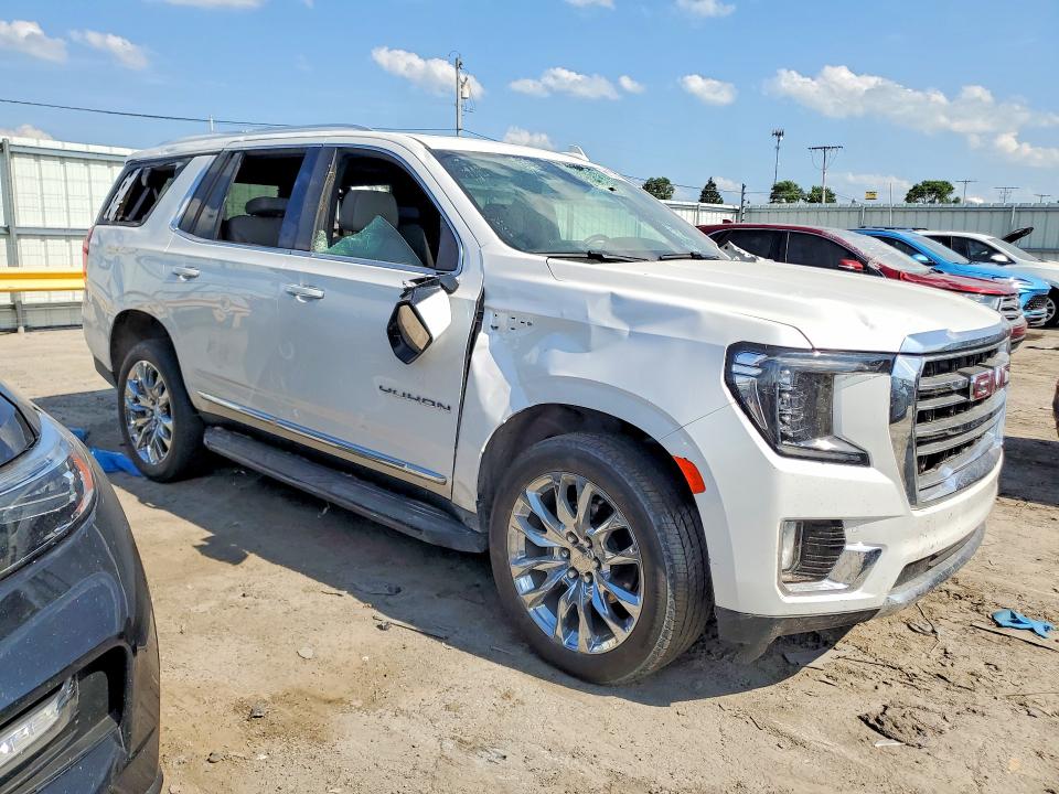 2022 Gmc Yukon VIN 1GKS2BKD3NR102642 COPART salvage auction — ALL OVER, IA - CERT OF TITLE-SALVAGE TITLE, sold $24,500 on 2026-08-24 (photo 4)