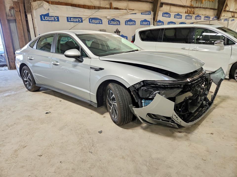 2026 Hyundai Sonata hybrid VIN KMHL24JJ3TA157974 COPART salvage auction — FRONT END, AZ - CERT OF TITLE- NON REPAIR (P), sold $7,400 on 2026-07-27 (photo 4)