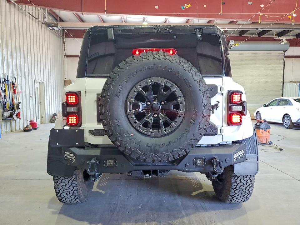 2024 Ford Bronco VIN 1FMEE0RR9RLB00792 COPART salvage auction — MINOR DENT/SCRATCHES, Wi - Cert Of Title W/Salvage Histor, sold $57,500 on 2026-08-03 (photo 6)