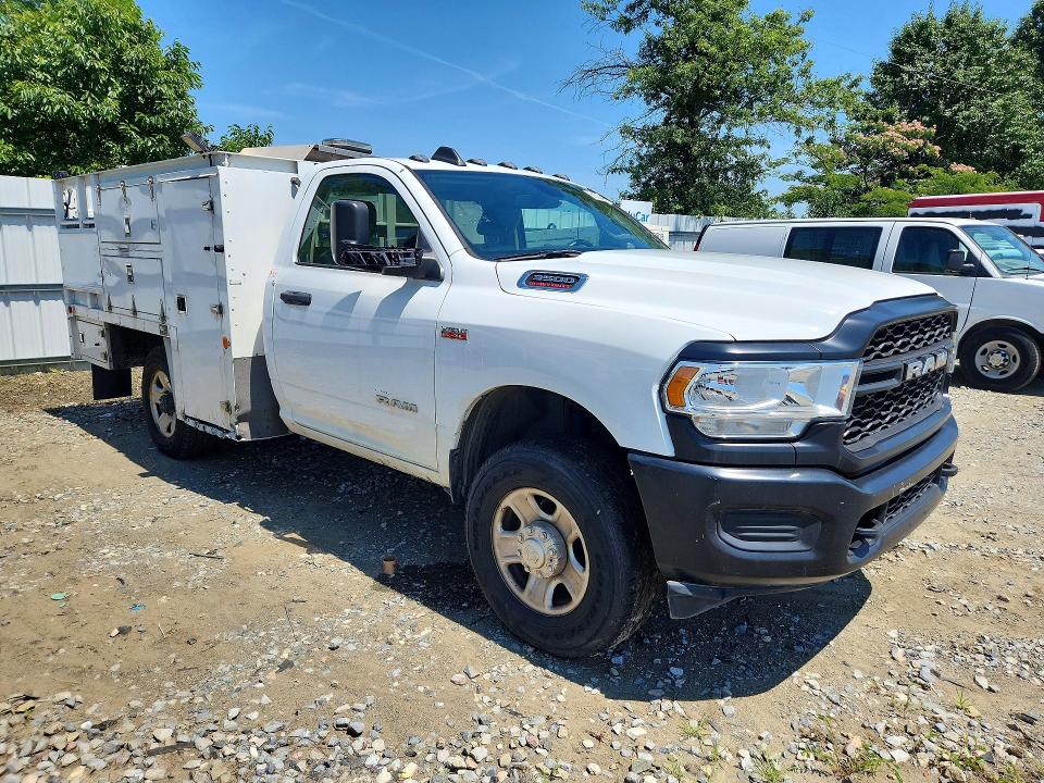 2019 Ram 3500 VIN 3C7WR8AJ8KG649889 COPART salvage auction — MINOR DENT/SCRATCHES, Pa - Cert Of Title, sold $11,100 on 2026-07-29 (photo 4)