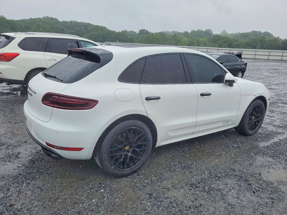 2018 Porsche Macan VIN WP1AG2A53JLB62001 COPART salvage auction — MINOR DENT/SCRATCHES, Nc - Dealer Only Clean Title (P), sold $19,500 on 2026-07-29 (photo 3)