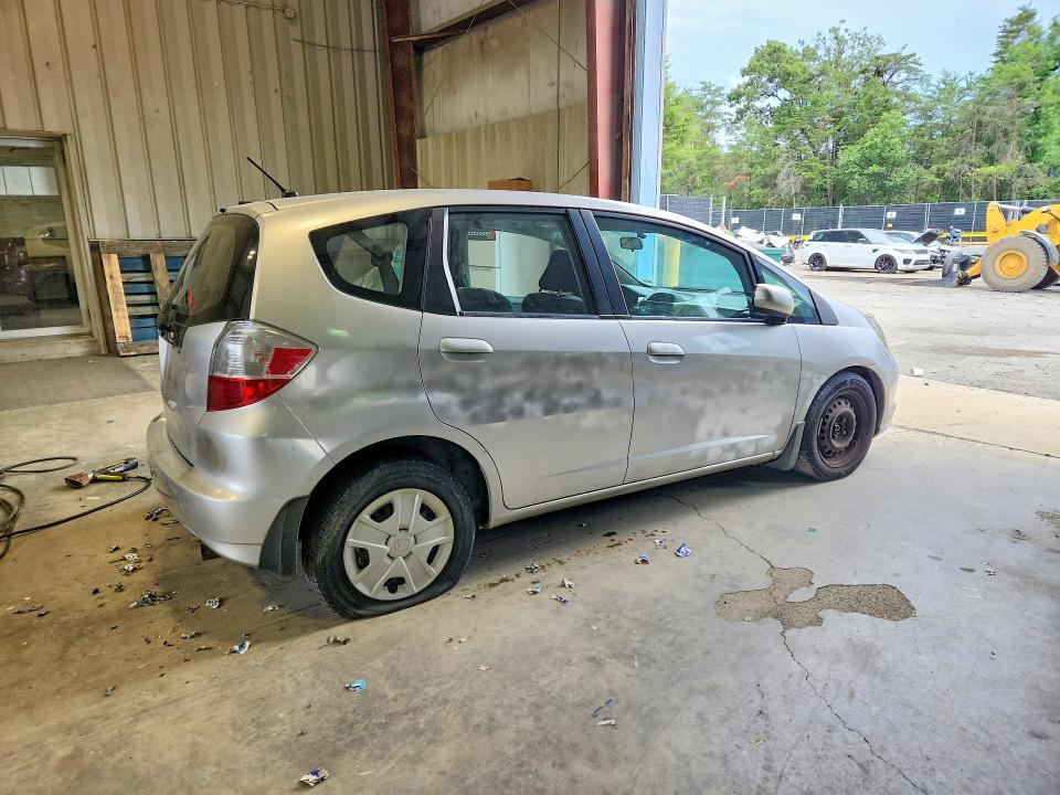 2012 Honda Fit VIN JHMGE8H38CS002129 COPART salvage auction — MINOR DENT/SCRATCHES, VA - CERT OF TITLE - SALVAGE, sold $200 on 2026-07-28 (photo 3)