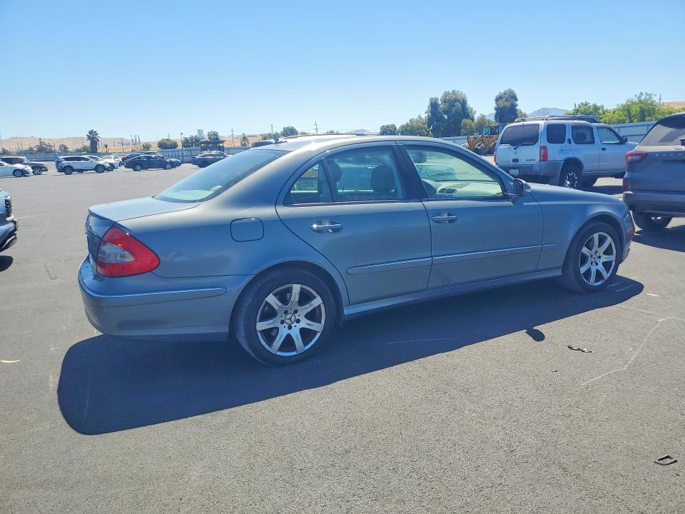 2007 Mercedes-benz E-class VIN WDBUF56X27B067021 COPART salvage auction — MINOR DENT/SCRATCHES, CA - DIS/DLR/EXP ONLY CLEAN TITLE, sold $425 on 2026-08-17 (photo 3)