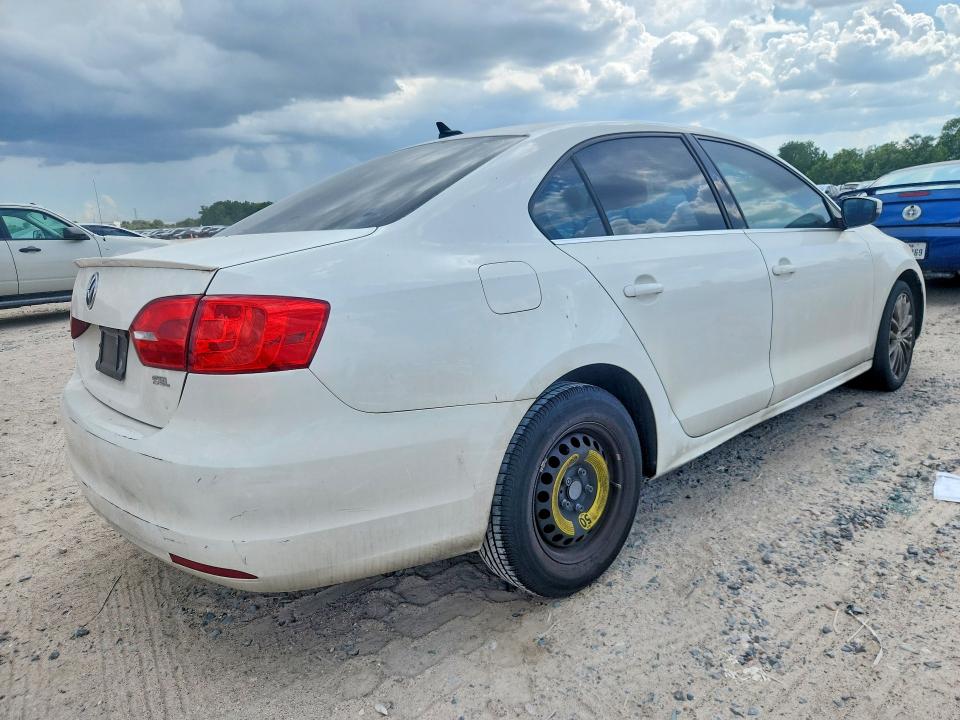2014 Volkswagen Jetta VIN 3VWL07AJ1EM212999 COPART salvage auction — MINOR DENT/SCRATCHES, Mt - Certificate Of Title, sold $1,550 on 2026-07-17 (photo 3)