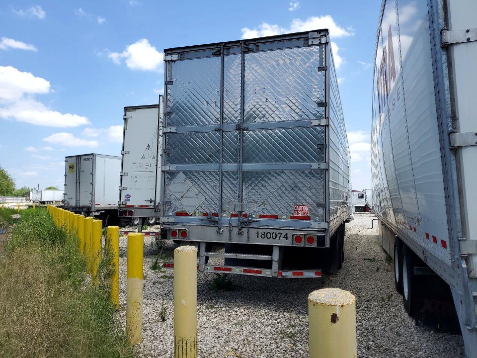 2018 Utility Vs2rap VIN 1UYVS2538JM850775 COPART salvage auction — SIDE, TX - SALVAGE VEHICLE TITLE, sold $14,100 on 2026-10-08 (photo 3)