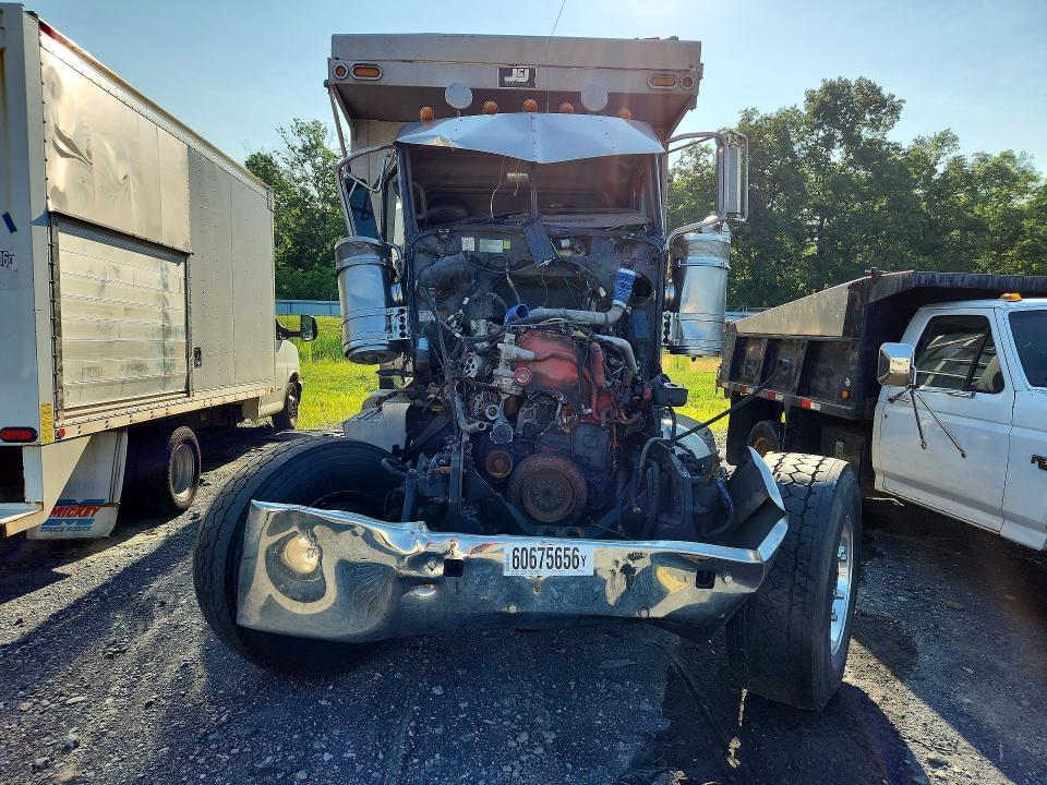 2019 Peterbilt 389 VIN 1NPXL40X2KD616278 COPART salvage auction — ROLLOVER, PA - CERTIFICATE OF SALVAGE, sold $9,500 on 2026-08-13 (photo 5)