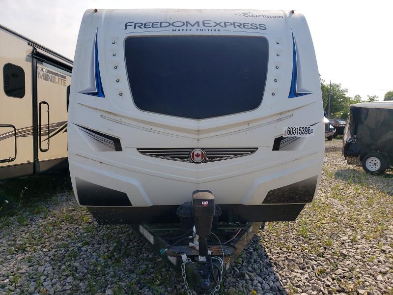 2020 Coach Freedom VIN 5ZT2FEXB9LW010022 COPART salvage auction — UNDERCARRIAGE, ON - PERMIT NO BRAND - UNFIT, sold $3,250 on 2026-07-28 (photo 2)
