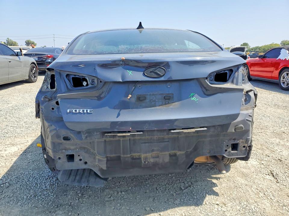 2015 Kia Forte VIN KNAFX4A63F5394568 COPART salvage auction — REAR END, Ca - Salvage Certificate, sold $1,200 on 2026-07-21 (photo 6)