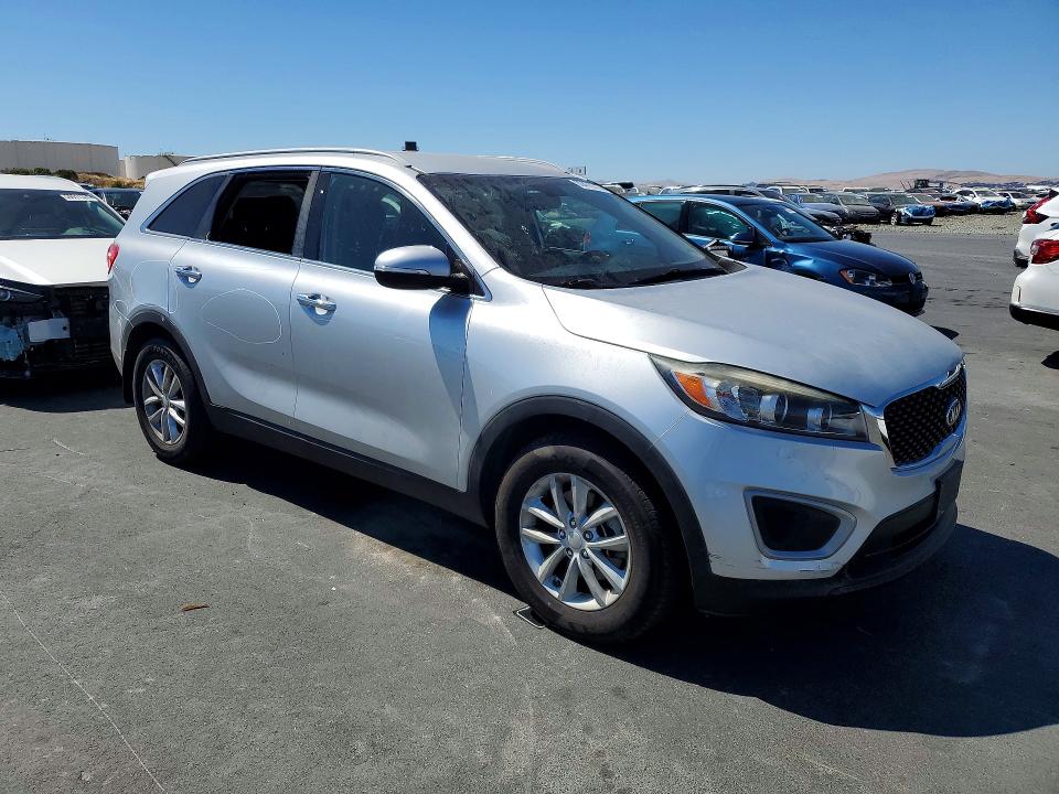 2016 Kia Sorento VIN 5XYPG4A33GG157858 COPART salvage auction — VANDALISM, CA - SALVAGE CERTIFICATE, sold $2,200 on 2026-07-27 (photo 4)