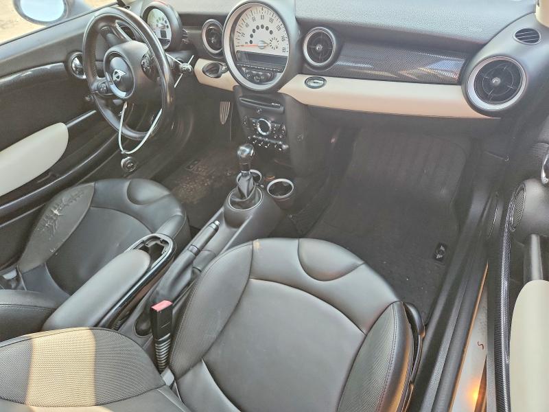 2011 Mini Cooper s VIN WMWSV3C51BTY15549 COPART salvage auction — NORMAL WEAR, NJ - CERTIFICATE OF TITLE, sold $575 on 2026-07-27 (photo 8)