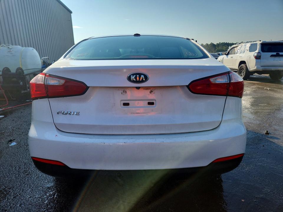 2016 Kia Forte VIN KNAFX4A6XG5592646 COPART salvage auction — REAR END, Sc - Cert Of Title-Salvage, sold $275 on 2026-07-29 (photo 6)