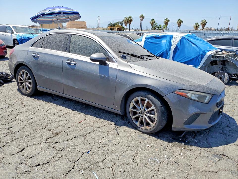 2019 Mercedes-benz A-klasse VIN WDD3G4EB2KW024655 COPART salvage auction — MINOR DENT/SCRATCHES, Ca - Dis/Dlr/Exp Only Clean Title, sold $5,300 on 2026-08-12 (photo 4)