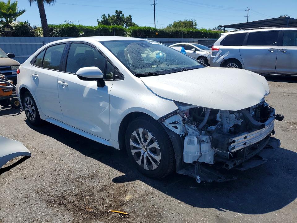 2022 Toyota Corolla VIN JTDEAMDE5N3000291 COPART salvage auction — FRONT END, CA - SALVAGE CERTIFICATE, sold $4,950 on 2026-07-14 (photo 4)