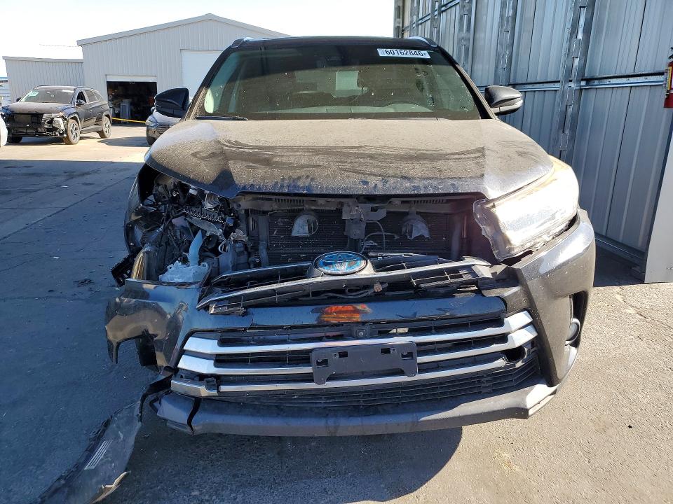 2017 Toyota Highlander VIN 5TDDGRFH2HS023383 COPART salvage auction — FRONT END, CA - SALVAGE CERTIFICATE, sold $9,000 on 2026-07-27 (photo 5)
