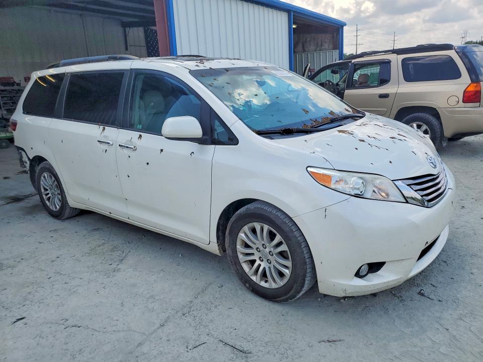 2017 Toyota Sienna VIN 5TDYZ3DC7HS856483 COPART salvage auction — REAR END, Nc - Salvage Certificate Of Title, sold $150 on 2026-07-29 (photo 4)