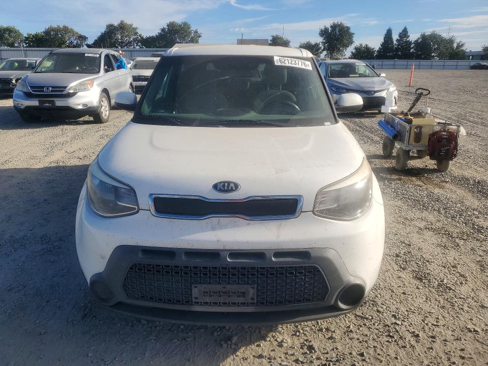2016 Kia Soul VIN KNDJN2A26G7341602 COPART salvage auction — NORMAL WEAR, CA - DIS/DLR/EXP ONLY CLEAN TITLE, sold $725 on 2026-07-23 (photo 5)