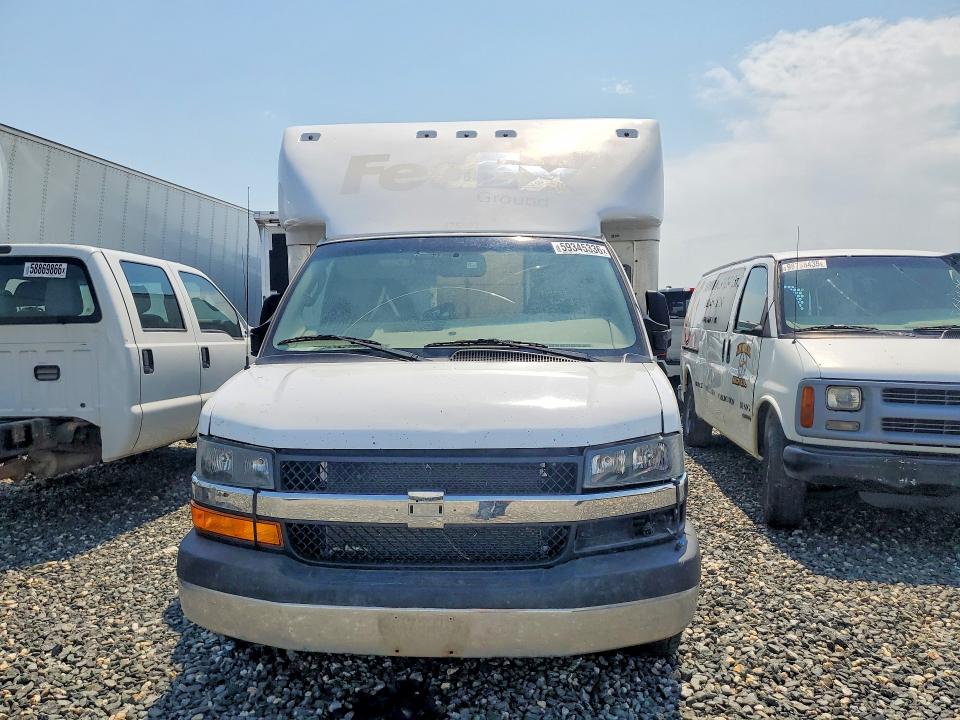 2022 Gmc Savana VIN 7GZ37TC79NN001017 COPART salvage auction — MECHANICAL, Co - Dis/Dlr/Exp Only Clean Title, sold $1,800 on 2026-07-15 (photo 5)