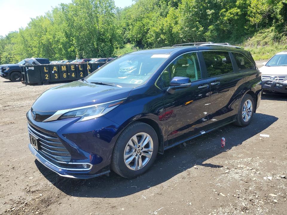 2025 Toyota Sienna VIN 5TDZSKFC1SS184668 COPART salvage auction — REAR END, Salvage Title, sold $27,500 on 2026-07-14 (photo 1)