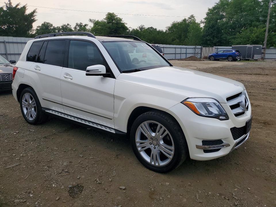 2015 Mercedes-benz Glk-klasse VIN WDCGG8JB4FG436711 COPART salvage auction — MINOR DENT/SCRATCHES, Nj - Certificate Of Title, sold $4,950 on 2026-08-03 (photo 4)