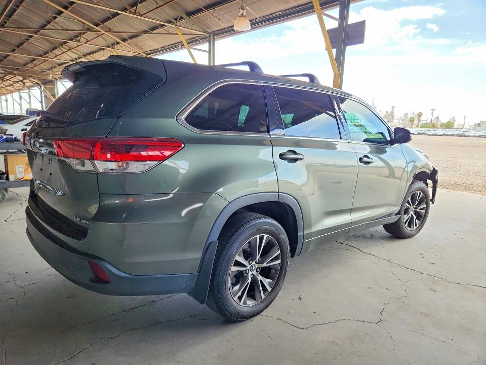 2018 Toyota Highlander VIN 5TDBZRFH1JS838536 COPART salvage auction — FRONT END, Az - Certificate Of Title (P), sold $5,700 on 2026-07-29 (photo 3)