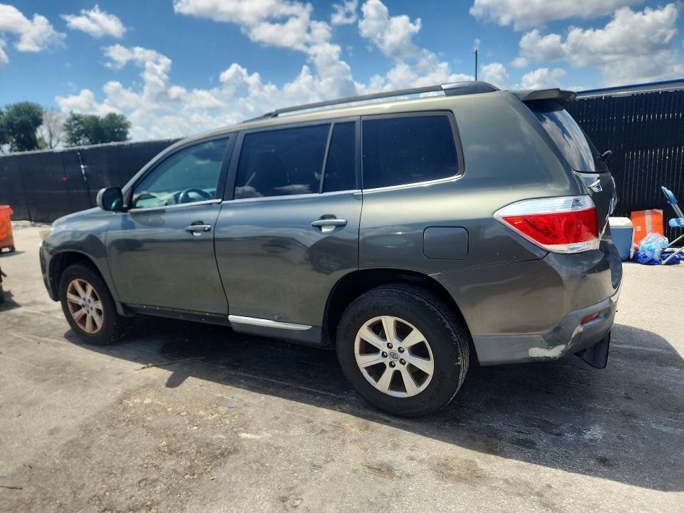 2011 Toyota Highlander VIN 5TDZK3EH5BS034095 COPART salvage auction — REAR END, FL - CERT OF TITLE SLVG REBUILDABLE, sold $1,300 on 2026-07-14 (photo 2)