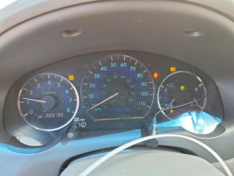 2008 Toyota Sienna VIN 5TDZK22C38S138807 COPART salvage auction — MINOR DENT/SCRATCHES, CA - DIS/DLR/EXP ONLY CLEAN TITLE, sold $750 on 2026-07-17 (photo 9)