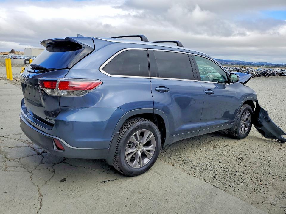 2015 Toyota Highlander VIN 5TDJKRFH9FS104122 COPART salvage auction — FRONT END, Salvage Title, sold $200 on 2026-07-30 (photo 3)