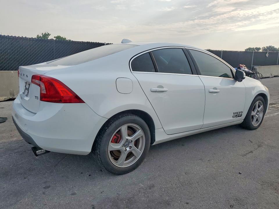 2012 Volvo S60 VIN YV1622FS5C2031188 COPART salvage auction — MECHANICAL, Fl - Cert Of Title Slvg Rebuildable, sold $325 on 2026-08-11 (photo 3)