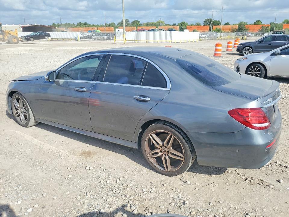 2018 Mercedes-benz E-klasse VIN WDDZF6GB6JA434831 COPART salvage auction — MINOR DENT/SCRATCHES, Tx - Certificate Of Title, sold $8,900 on 2026-08-12 (photo 2)