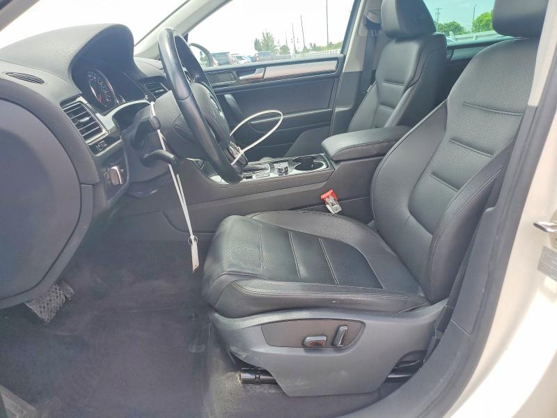 2011 Volkswagen Touareg VIN WVGFF9BP5BD002471 COPART salvage auction — MINOR DENT/SCRATCHES, Nj - Cert Of Title-Salvage (P), sold $450 on 2026-07-29 (photo 7)