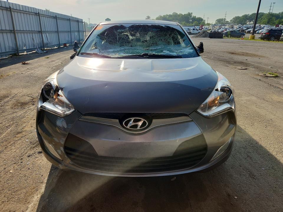 2017 Hyundai Veloster VIN KMHTC6AD5HU309567 COPART salvage auction — VANDALISM, Oh - Certificate Of Title, sold $325 on 2026-07-27 (photo 5)