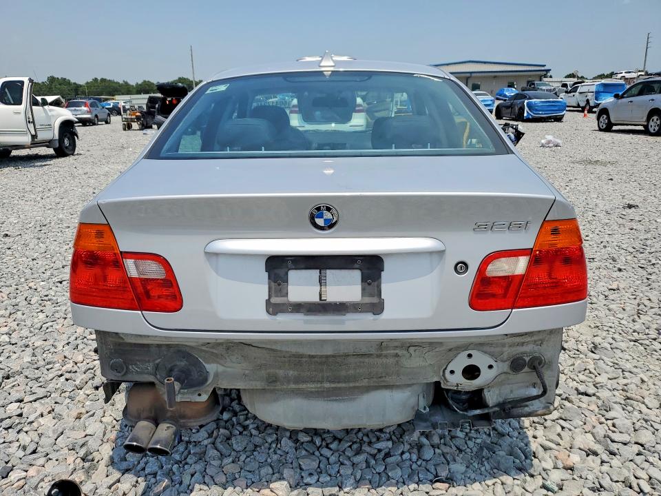 2000 BMW 3er VIN WBAAM5341YFR20004 COPART salvage auction — REAR END, Fl - Cert Of Title Slvg Rebuildable, sold $400 on 2026-07-31 (photo 6)