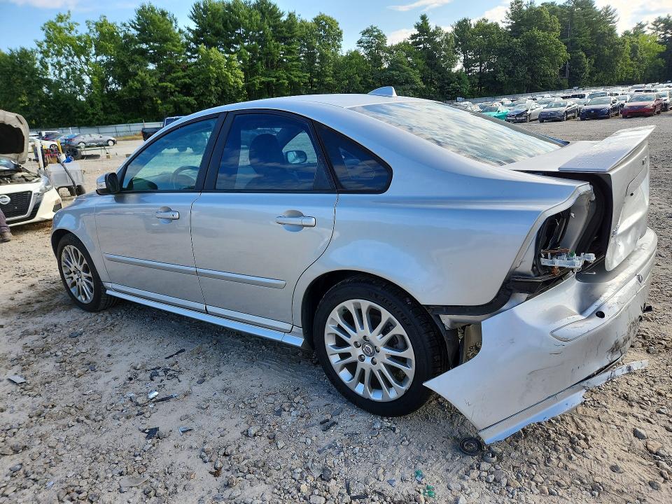 2007 Volvo S40 VIN YV1MS382172302568 COPART salvage auction — REAR END, MA - CERT OF TITLE-RECONSTRCTD COLL, sold $450 on 2026-08-06 (photo 2)