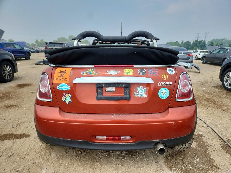 2013 Mini Cooper VIN WMWZN3C55DT568196 COPART salvage auction — SIDE, Il - Salvage Certificate, sold $300 on 2026-09-01 (photo 6)