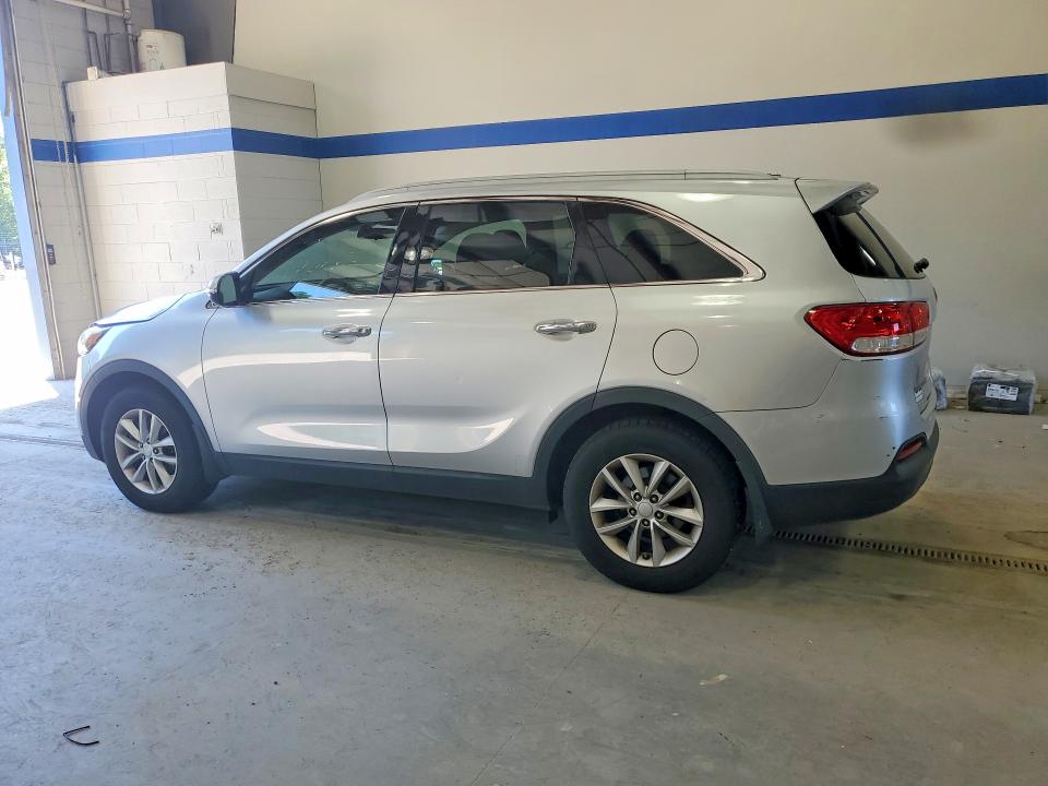 2016 Kia Sorento VIN 5XYPG4A32GG026971 COPART salvage auction — MINOR DENT/SCRATCHES, Va - Certificate Of Title, sold $1,800 on 2026-07-31 (photo 2)