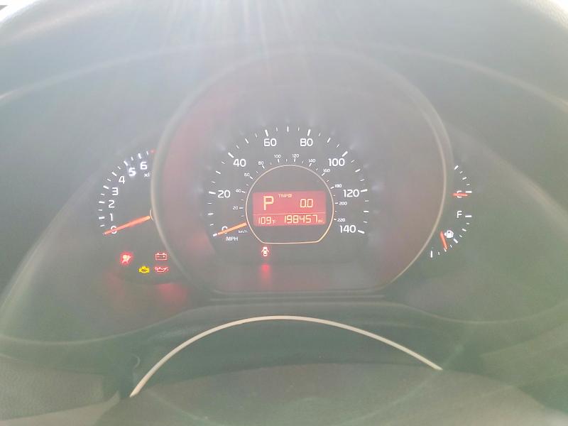 2014 Kia Soul VIN KNDJP3A56E7081032 COPART salvage auction — MINOR DENT/SCRATCHES, AZ - CERT OF TITLE-RESTORED SALVAGE, sold $225 on 2026-07-27 (photo 9)