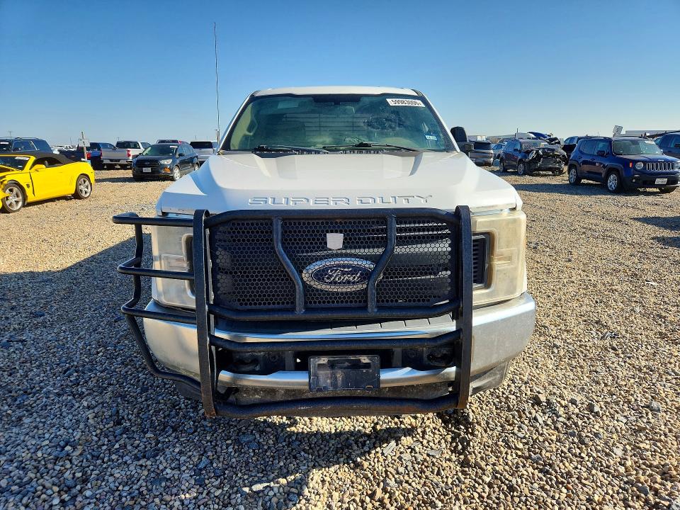 2017 Ford F350 VIN 1FT8W3BT7HEF13013 COPART salvage auction — MINOR DENT/SCRATCHES, Tx - Certificate Of Title (P), sold $7,300 on 2026-07-28 (photo 5)