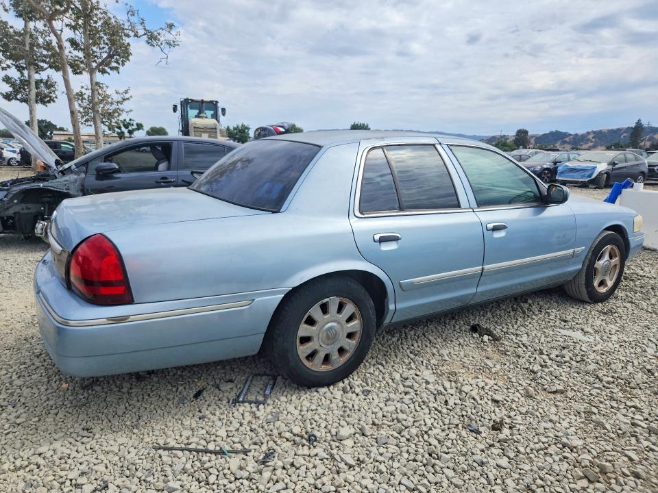 2007 Mercury Grand marquis VIN 2MEHM75W27X616855 COPART salvage auction — MINOR DENT/SCRATCHES, OR - DIS/DLR/EXP ONLY CLEAN TITLE, sold $475 on 2026-07-28 (photo 3)