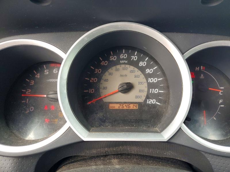 2010 Toyota Tacoma VIN 5TEUU4EN1AZ704727 COPART salvage auction — MINOR DENT/SCRATCHES, NY - CERTIFICATE OF TITLE, sold $3,100 on 2026-07-27 (photo 9)