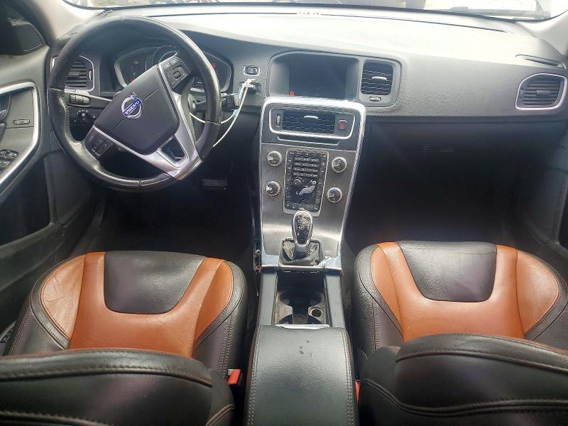 2016 Volvo V60 VIN YV4612HK8G1019258 COPART salvage auction — MINOR DENT/SCRATCHES, Va - Certificate Of Title, sold $5,800 on 2026-07-29 (photo 8)