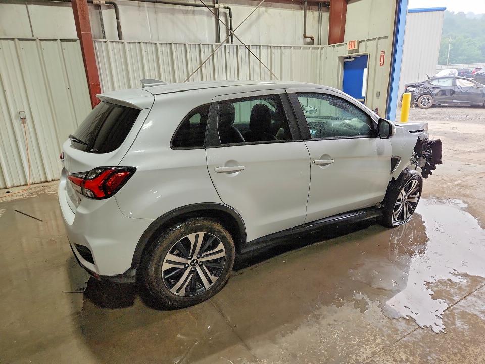 2025 Mitsubishi Outlander sport VIN JA4ARUAU3SU012832 COPART salvage auction — FRONT END, Mn - Certificate Of Title (P), sold $4,250 on 2026-07-20 (photo 3)