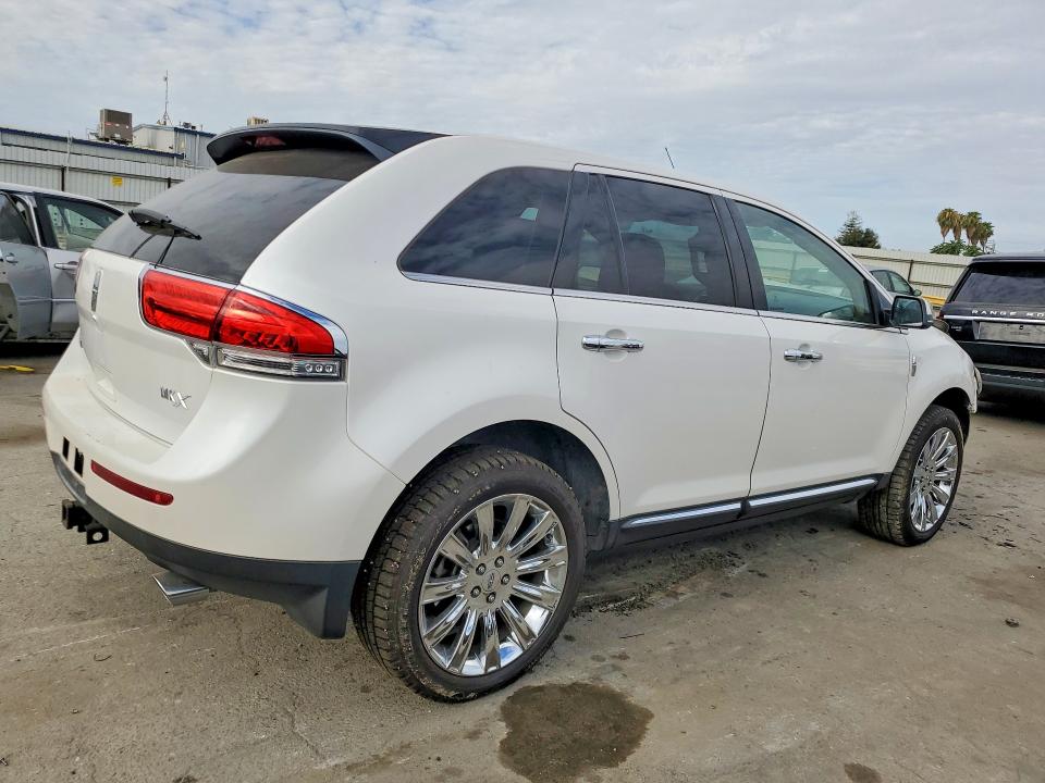 2013 Lincoln Mkx VIN 2LMDJ6JK7DBL38565 COPART salvage auction — FRONT END, CA - SALVAGE CERTIFICATE, sold $750 on 2026-07-24 (photo 3)
