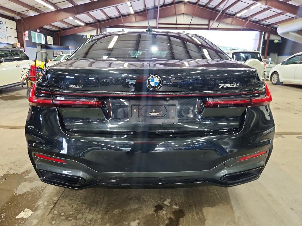 2021 BMW 7er VIN WBA7U2C07MCF68499 COPART salvage auction — MINOR DENT/SCRATCHES, PA - CERT OF TITLE (P), sold $25,000 on 2026-08-20 (photo 6)