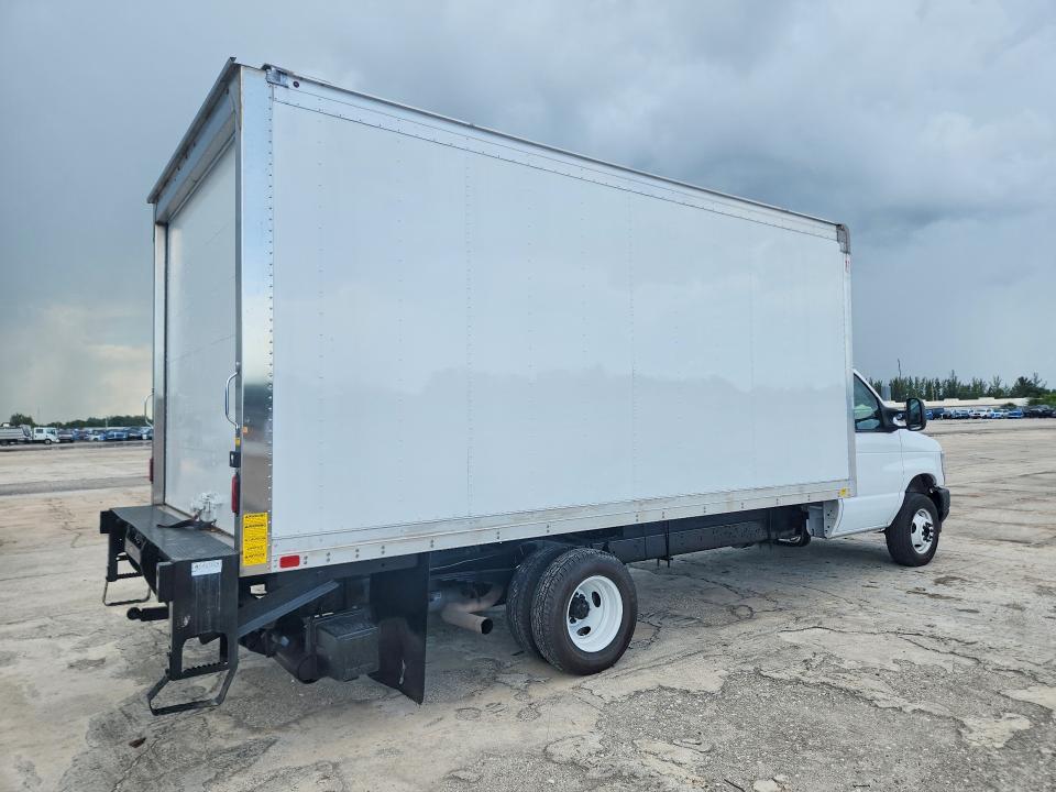 2024 Ford Econoline VIN 1FDXE4FN5RDD08888 COPART salvage auction — MINOR DENT/SCRATCHES, Fl - Certificate Of Title (P), sold $3,400 on 2026-07-24 (photo 3)