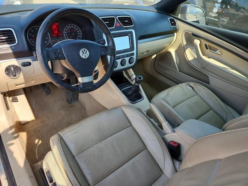 2009 Volkswagen Eos VIN WVWEA71F59V012059 COPART salvage auction — REAR END, On - Permit No Brand - Unfit, sold $400 on 2026-08-11 (photo 8)