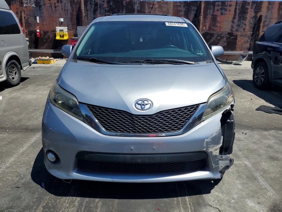 2017 Toyota Sienna VIN 5TDXZ3DC9HS852804 COPART salvage auction — SIDE, Ca - Salvage Certificate, sold $4,000 on 2026-08-25 (photo 5)