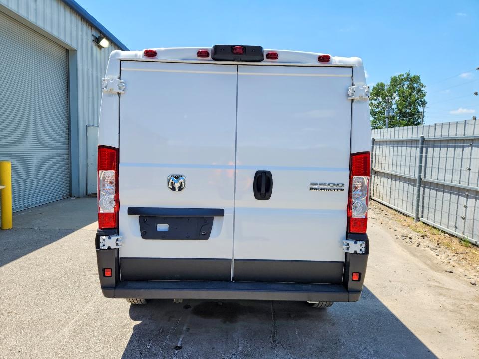 2025 Ram Promaster 2500 VIN 3C6LRVVG5SE513865 COPART salvage auction — SIDE, Mo - Dealer Only Clean Title, sold $13,000 on 2026-07-29 (photo 6)