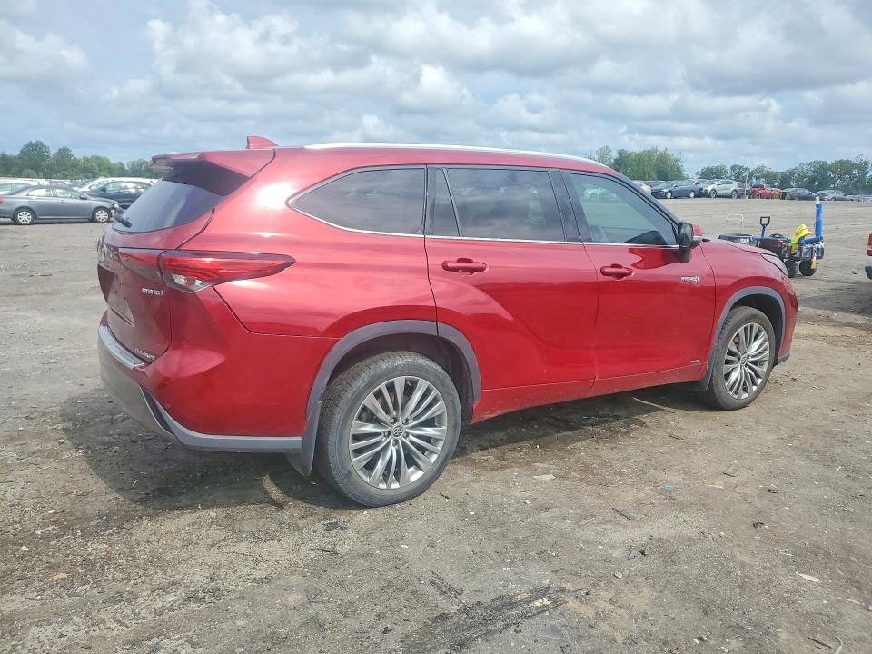 2021 Toyota Highlander VIN 5TDEBRCH8MS068328 COPART salvage auction — REAR END, Va - Cert Of Title - Salvage, sold $9,100 on 2026-07-29 (photo 3)
